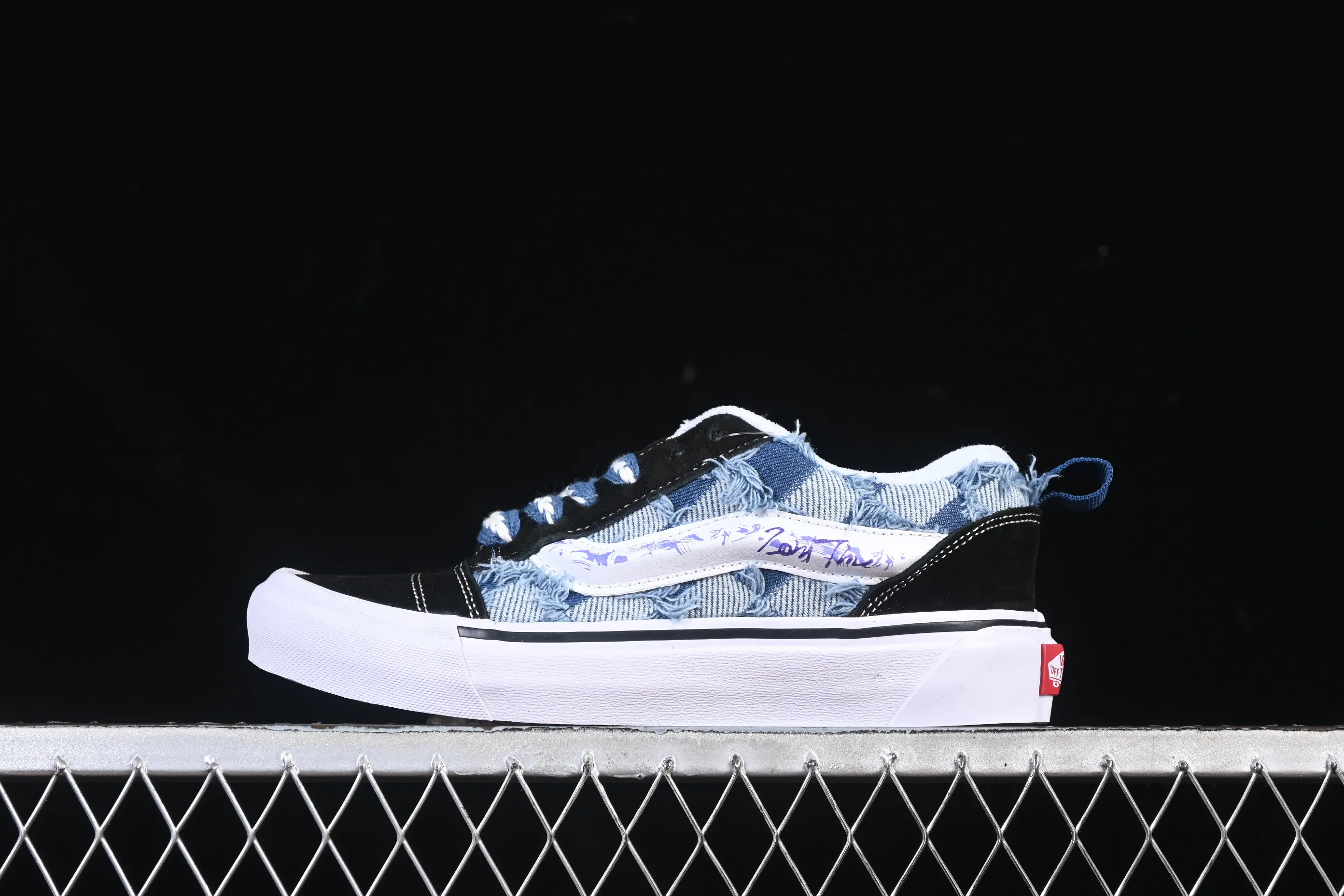 All categories Vans Vans series Vans Low Vans low-top Vans Knu Skool Vr3 Vans low-top casual skateboard shoes VN0009QCBT1